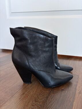 Sigerson Morrison Black Leather Pointed Toe Ankle Boots size 8